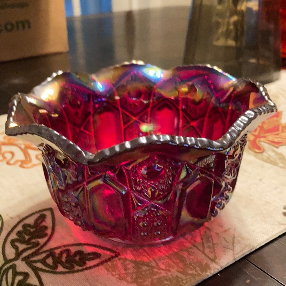 L.E. Smith vintage Carnival glass bowl